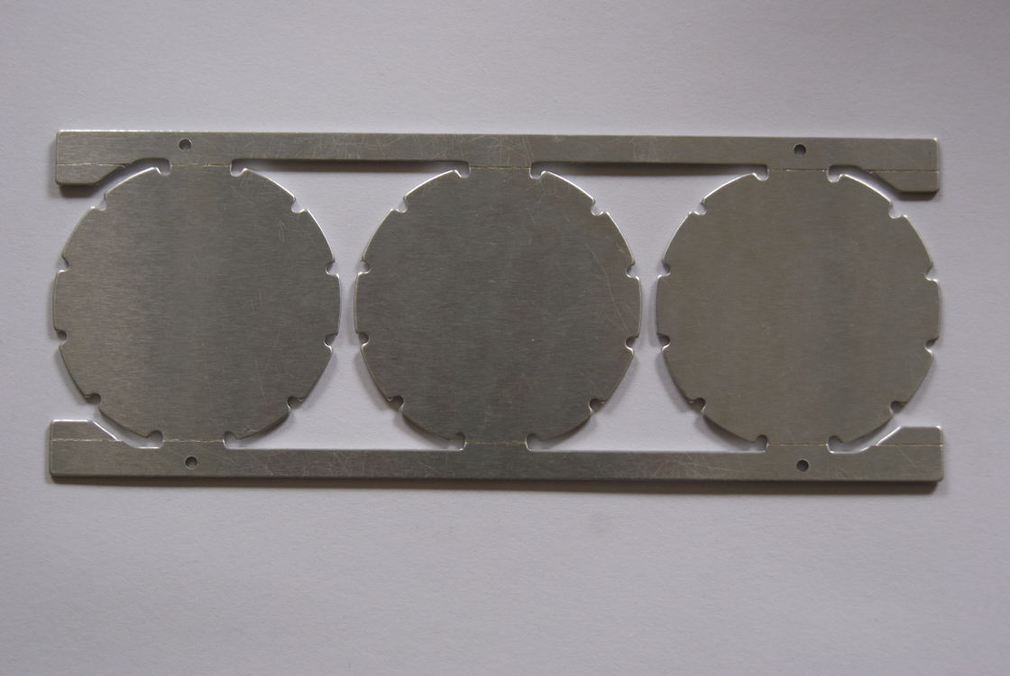 Revestimento de superfície de Ni/Au revestido com serigrafia preta PCB metálico de alta condutividade térmica para uso industrial